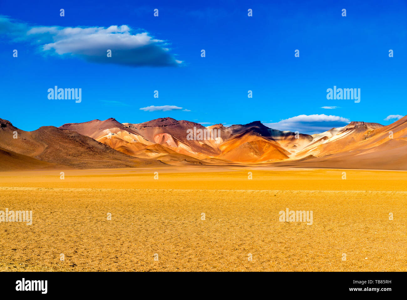 Blick auf die wunderschöne Berg- und Salvador Dali Wüste in Uyuni in Bolivien Stockfoto