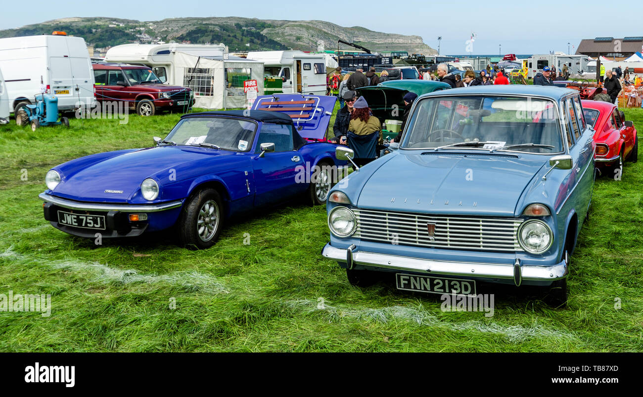 Llandudno, Großbritannien - 5. Mai 2019: Die llandudno Transport Festival 2019 sah eine große Beteiligung der klassischen Automobile. Llantransfest ist neben der Hauptversammlung statt Stockfoto