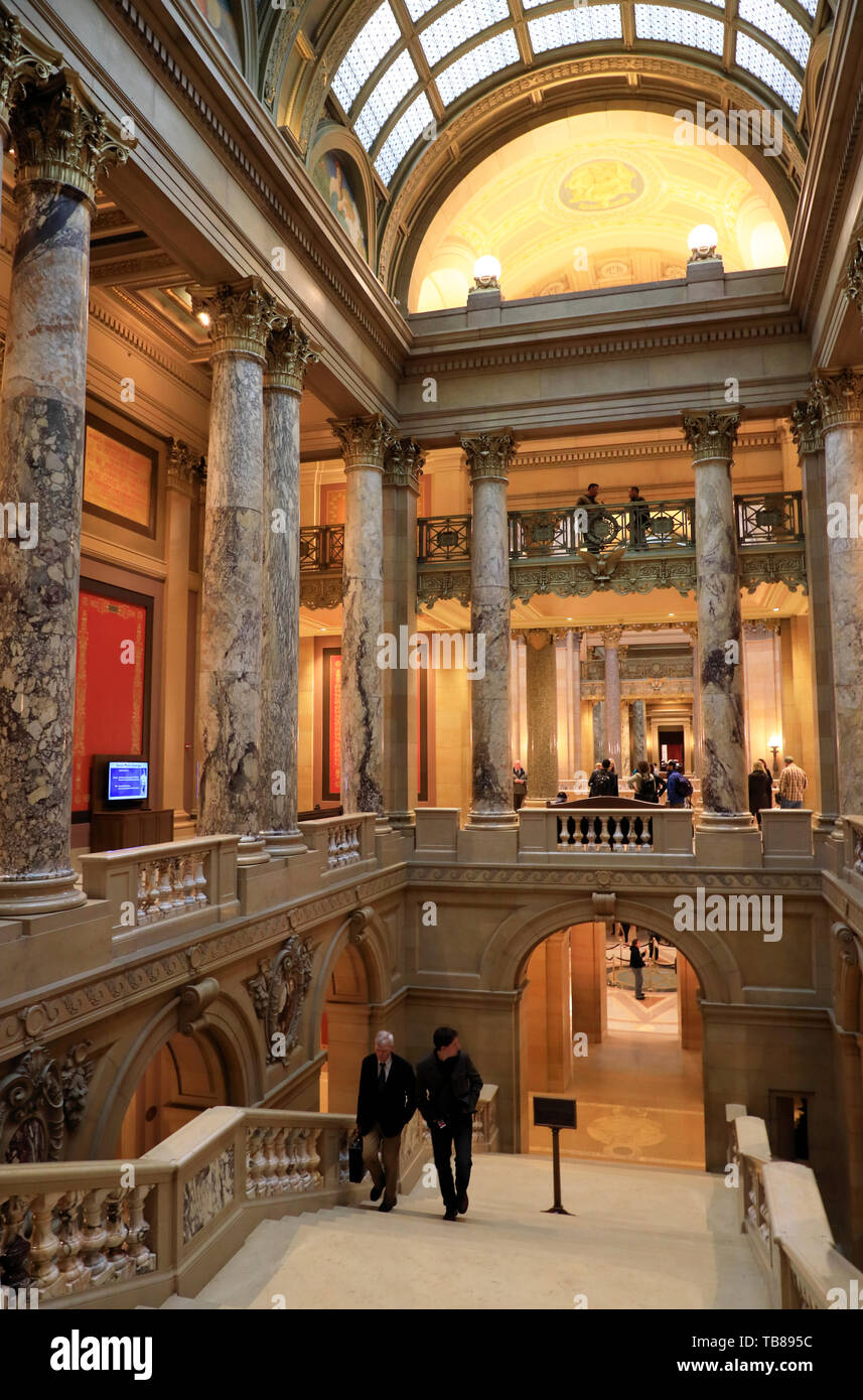 Die grand Treppen innerhalb von Minnesota State Capitol. Saint Paul Minnesota. USA Stockfoto