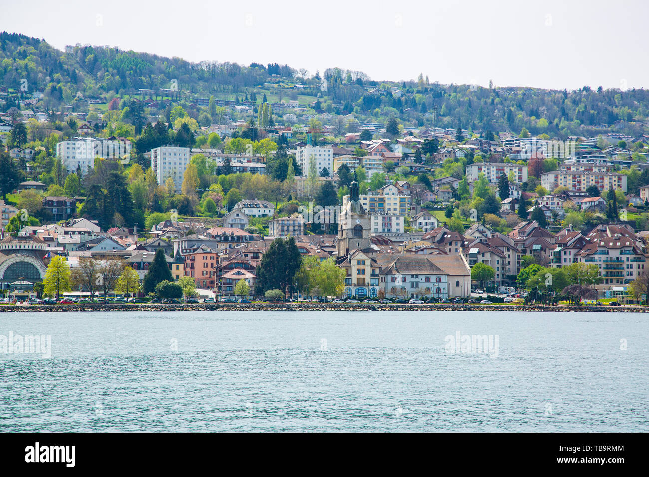 Anzeigen von Evian-les-Bains Stadt vom Genfer See in Frankreich genommen Stockfoto