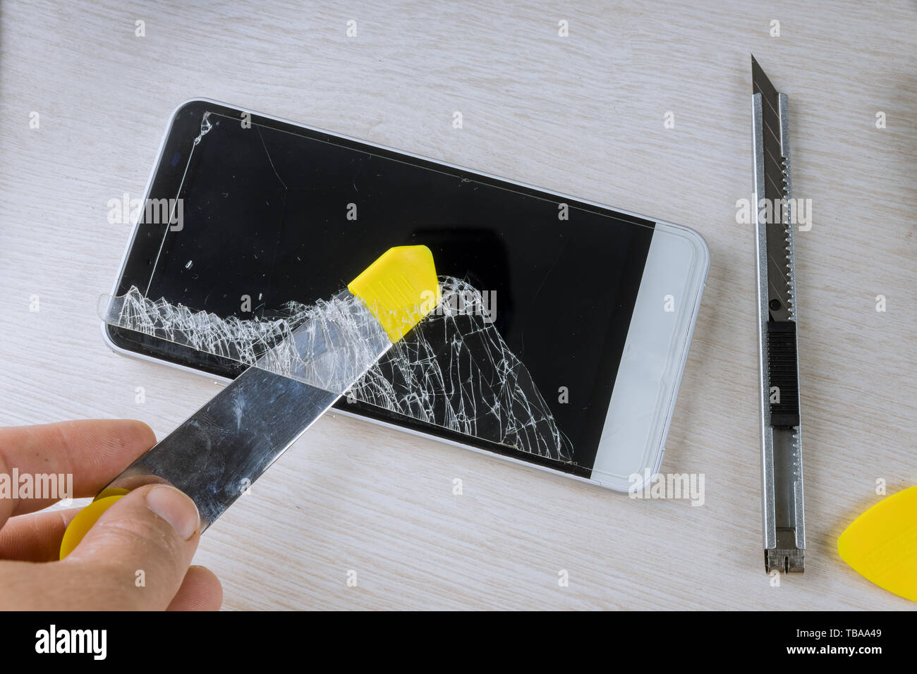 Techniker Reparatur von Smartphone im Handy elektronische Instandsetzung Technologie. Stockfoto