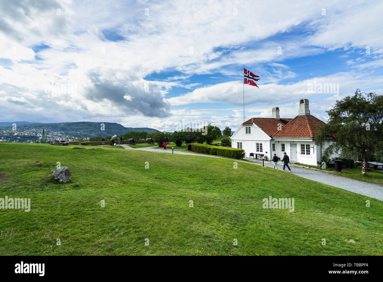 Kristiansten Festung liegt auf einem Hügel und bietet ein wunderschönes Panorama auf die Stadt Trondheim, Norwegen Stockfoto