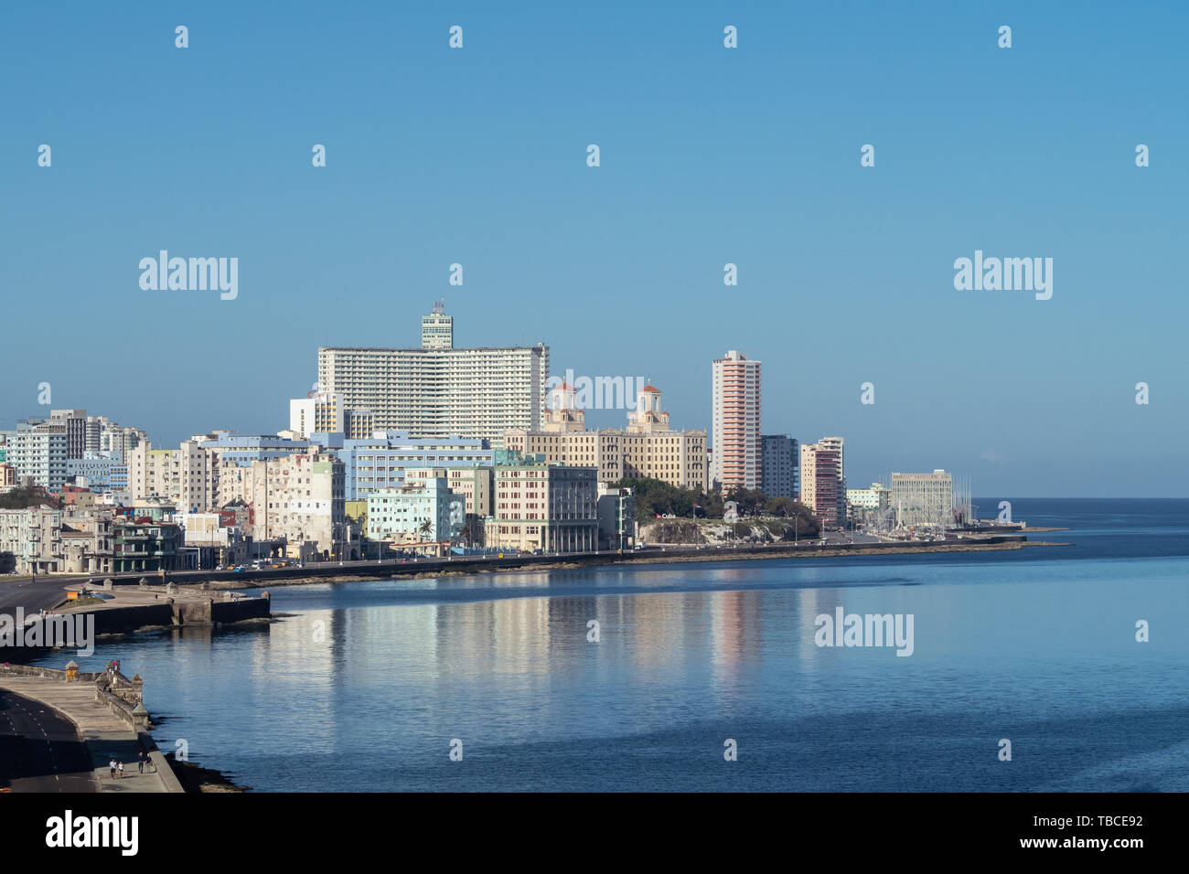 Blick auf Havanna und dem Malecon mit sowjetischen Architektur Stockfoto