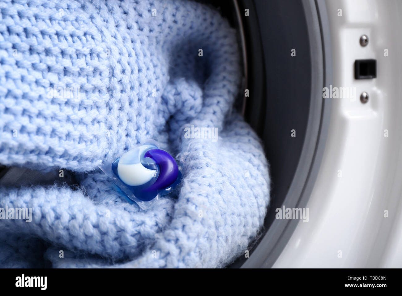 Waschmaschine mit Wasch- und Reinigungsmittel pod, Nahaufnahme Stockfoto