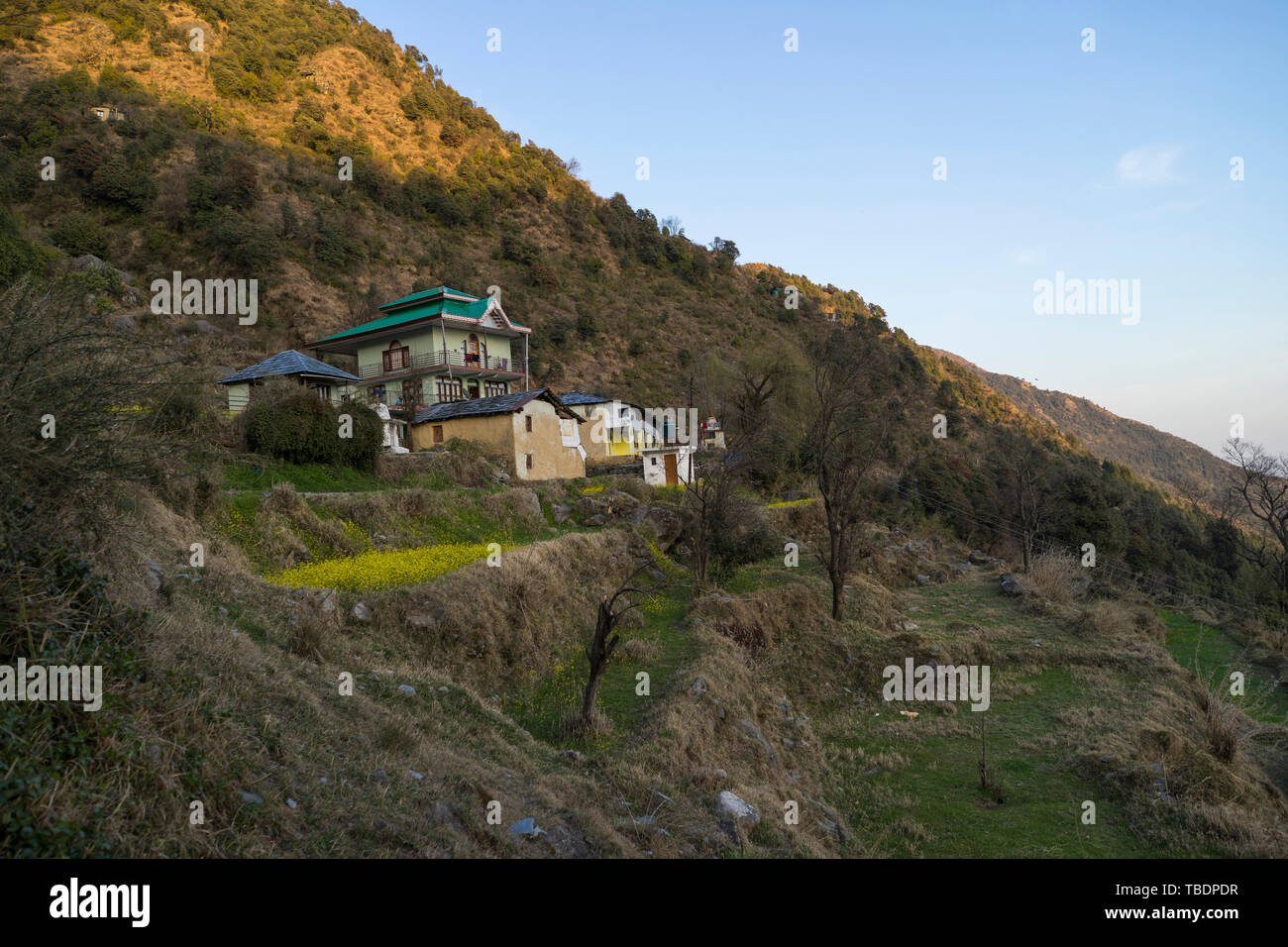 Zefat, Himachal Pradesh/Indien - 03. 18. 2019, Geistliche Stadt im Himalaya Stockfoto