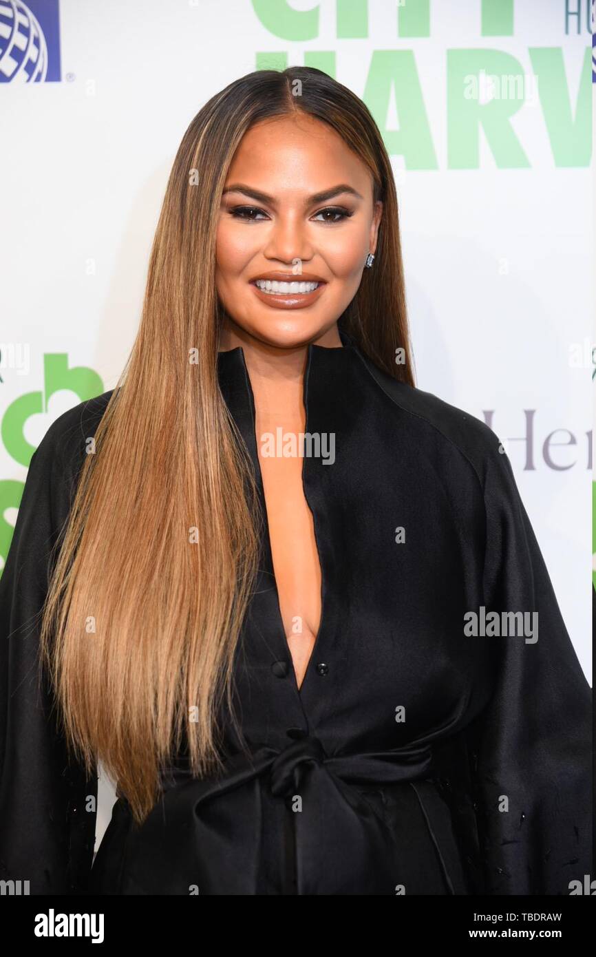 Stadt Ernte: Die 2019 Gala gehalten an Cipriani 42nd Street gehostet von Chrissy Teigen und zu Ehren Richard Gere mit: Chrissy Teigen Wo: Manhattan, New York, United States Wenn: 30 Apr 2019: Rob Rich/WENN.com Stockfoto