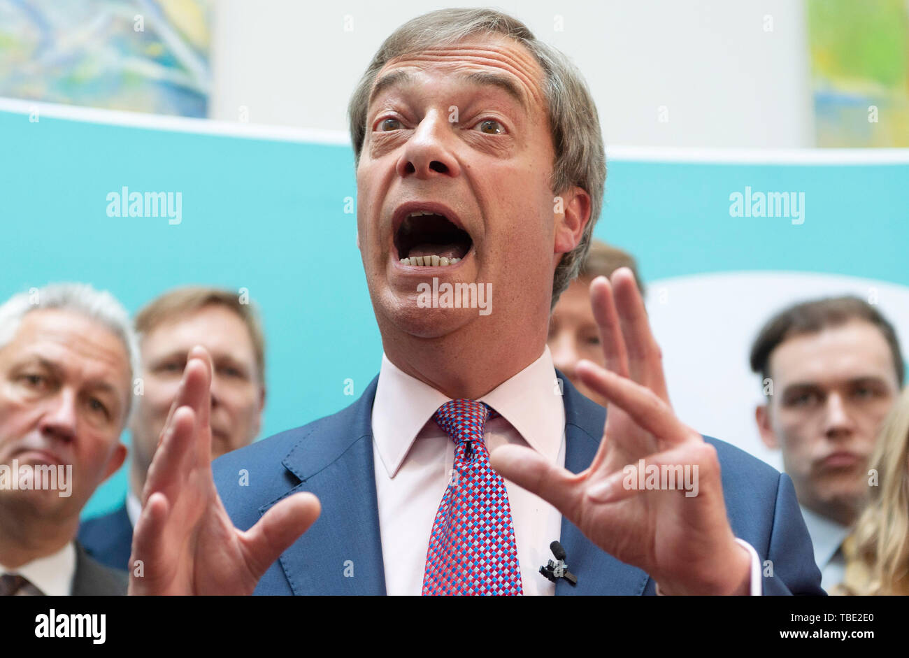 Peking, Großbritannien. 27. Mai, 2019. Brexit-Chef Nigel Farage spricht mit den Medien auf einen Brexit Party Event in London, Großbritannien, am 27. Mai 2019. Credit: Ray Tang/Xinhua/Alamy leben Nachrichten Stockfoto