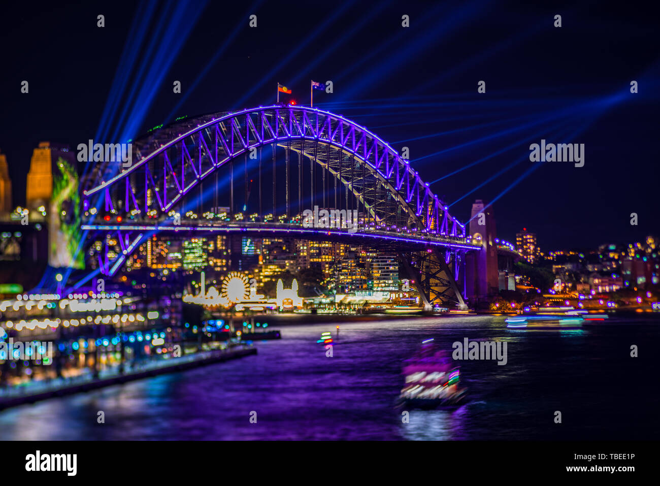 Hafen von Sydney bei Nacht während der beliebte jährliche Licht Festival, lebendig. Stockfoto