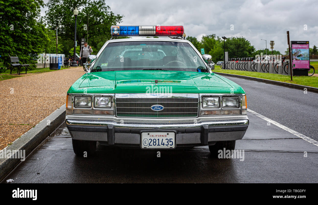 Vintage San Diego California Highway Patrol Polizei Wagen außerhalb des Jefferson Memorial in Washington, DC, USA am 13. Mai 2019 geparkt Stockfoto