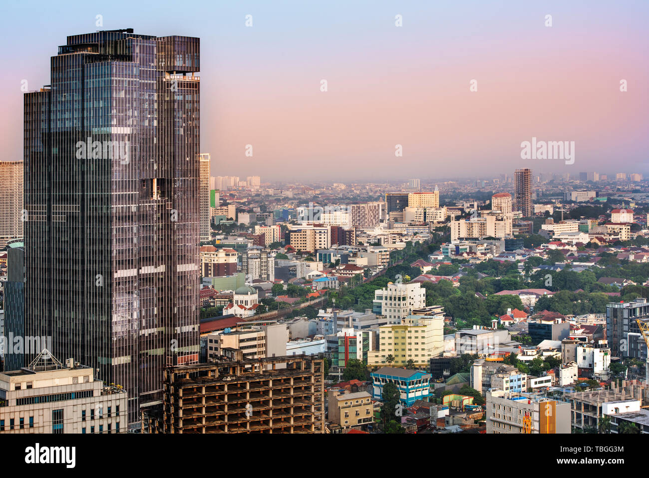 Jakarta Skyline der Stadt mit dem städtischen Wolkenkratzer in den Nachmittag. Jakarta, Indonesien Stockfoto