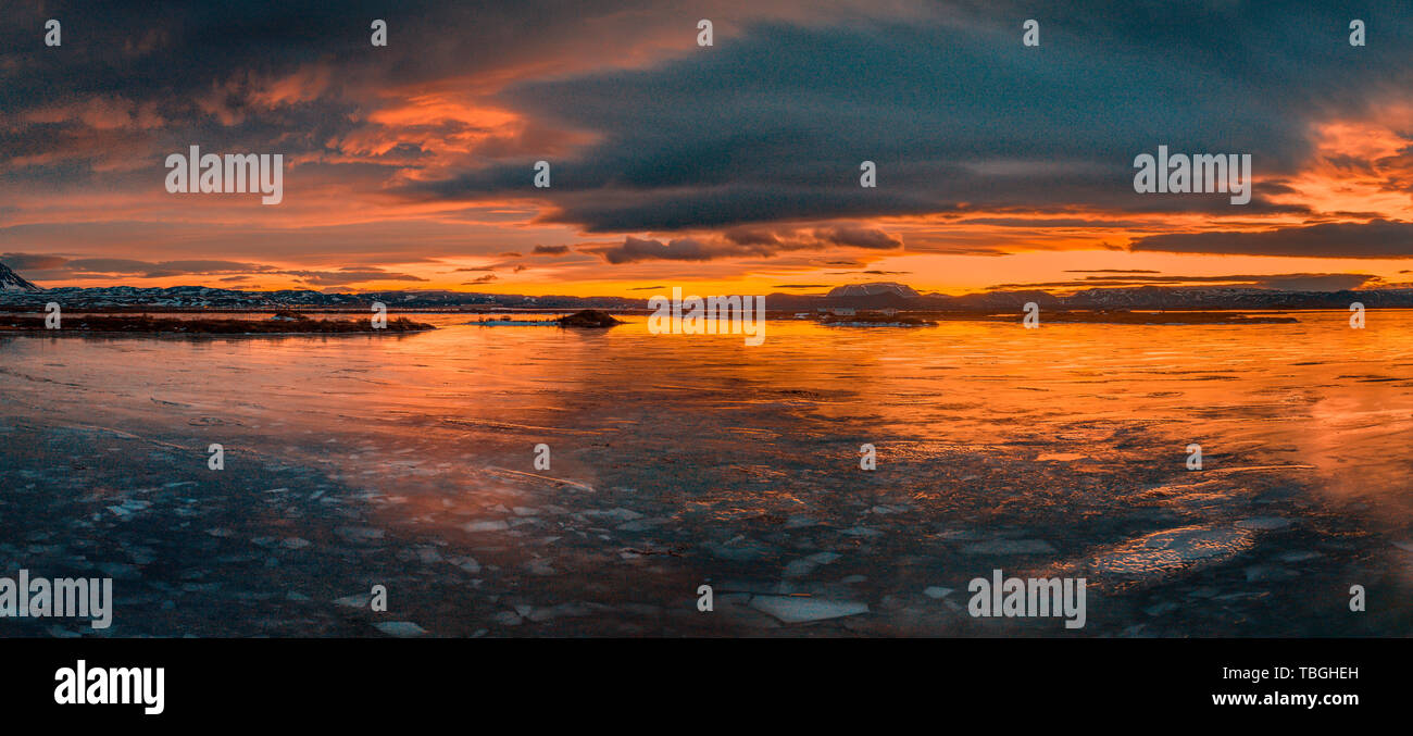 Winter Sonnenuntergang, See Myvatn, Island Stockfoto