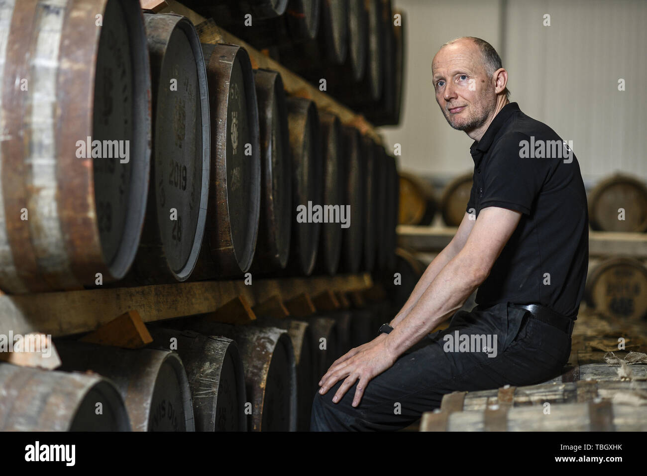 GlenWyvis Brennerei, im Jahr 2015 gegründet, mit der Idee, die Gemeinschaft von Dingwall durch die Schaffung einer Brennerei besaß in-Teil von Einheimischen vereinen. Letzte Dingwall's Whisky Destillerie im Jahre 1926 geschlossen. Nach 90 Jahren Abwesenheit, GlenWyvis der Stadt verloren destillieren Tradition wiederbelebt, und seine eigene Geschichte im Jahr 2016 gemacht, indem Sie einen Rekord auf offenen Teilen bieten. Mehr als 3.000 Gleichgesinnten GlenWyvis investiert die ersten 100 % community-eigenen Brennerei zu erstellen. Es war eine unglaubliche Antwort auf eine außergewöhnliche Idee. Der erste batchrelease nicht bis 2021 werden und einige Fässer ein Stockfoto