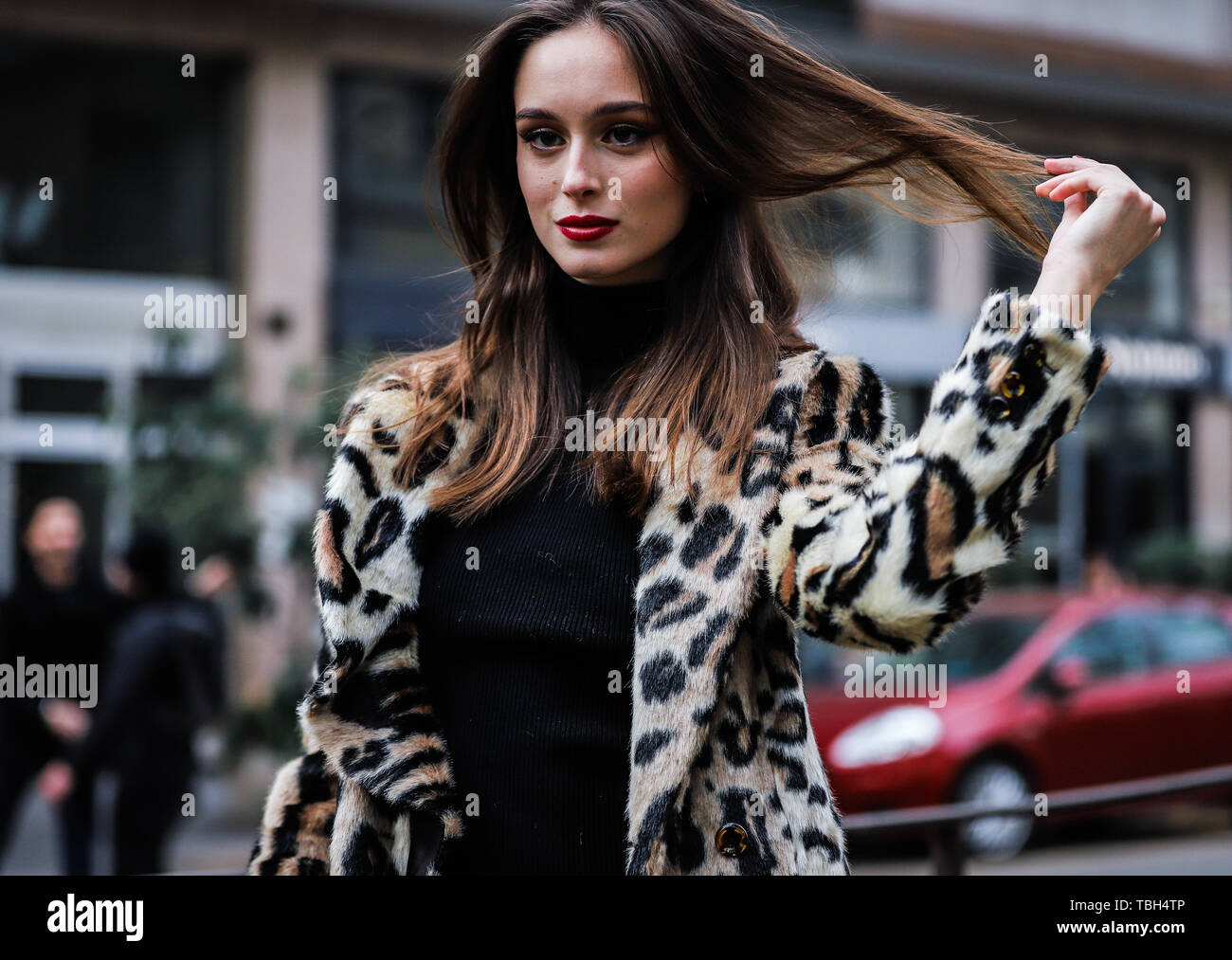 Mailand, Italien. 24 Feb, 2019. 2019: Modell Chiara Corridori auf der Straße, die im Rahmen der Mailänder Modewoche. Credit: Mauro Del Signore/Pacific Press/Alamy leben Nachrichten Stockfoto