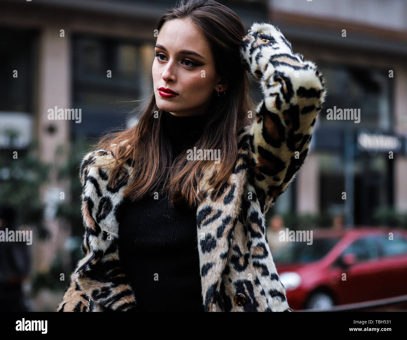 Mailand, Italien. 24 Feb, 2019. 2019: Modell Chiara Corridori auf der Straße, die im Rahmen der Mailänder Modewoche. Credit: Mauro Del Signore/Pacific Press/Alamy leben Nachrichten Stockfoto