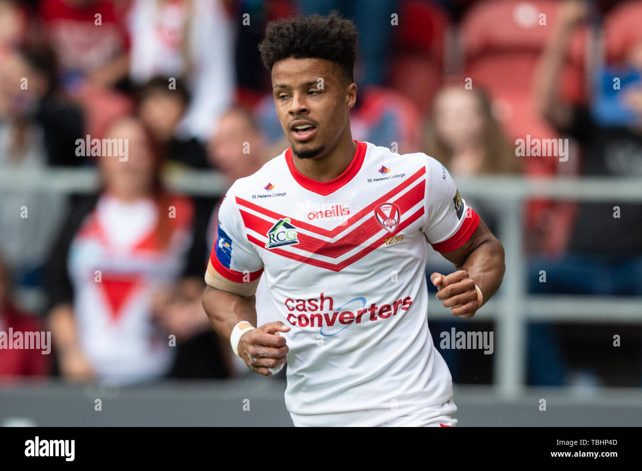 1. Juni 2019, total Gottlosen Stadium, St Helens, England; Coral Challenge Cup 2019, Viertelfinale, St Helens vs Wakefield Trinity; Regan Gnade von St Helens feiert seinen Versuchen Credit: Richard Long/News Bilder Stockfoto