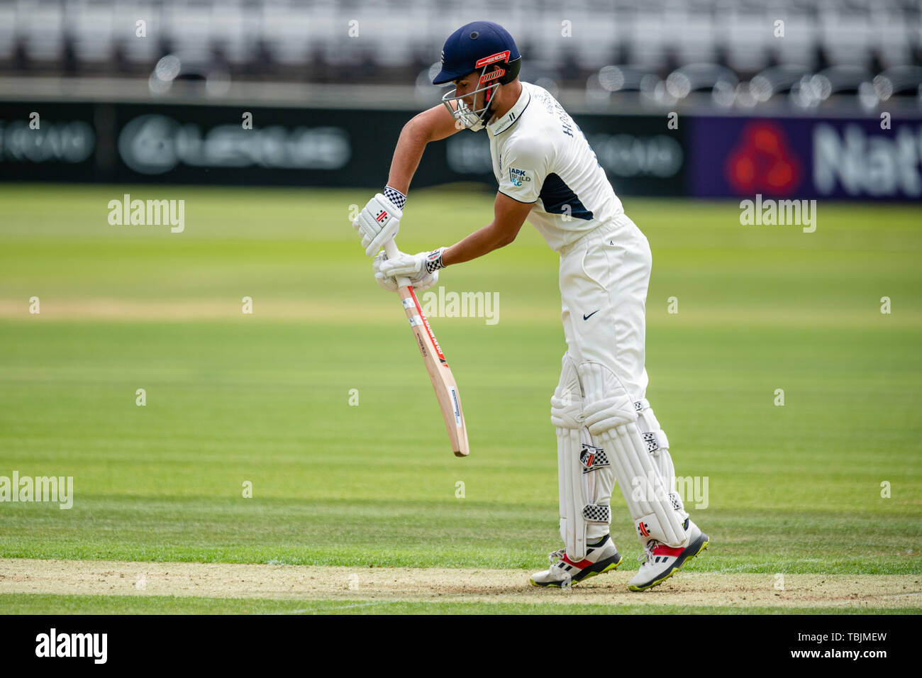 London, Großbritannien. 02Th Jun, 2019. Max Holden von Middlesex in Aktion während des heutigen Match während Specsavers County Championship Match zwischen Middlesex vs Sussex an der Lords Cricket Ground am Sonntag, Juni 02, 2019 in London, England. (Nur redaktionelle Nutzung, eine Lizenz für die gewerbliche Nutzung erforderlich. Keine Verwendung in Wetten, Spiele oder einer einzelnen Verein/Liga/player Publikationen.) Credit: Taka G Wu/Alamy leben Nachrichten Stockfoto