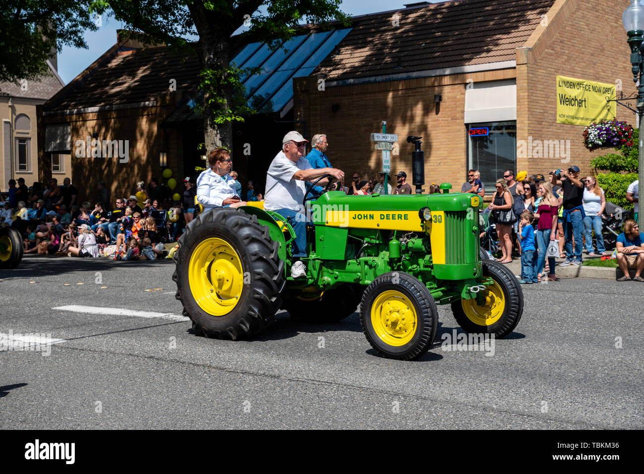 John Deere Modell 430 Im 2019 Lynden Landwirte Day Parade. Lynden, Washington Stockfoto