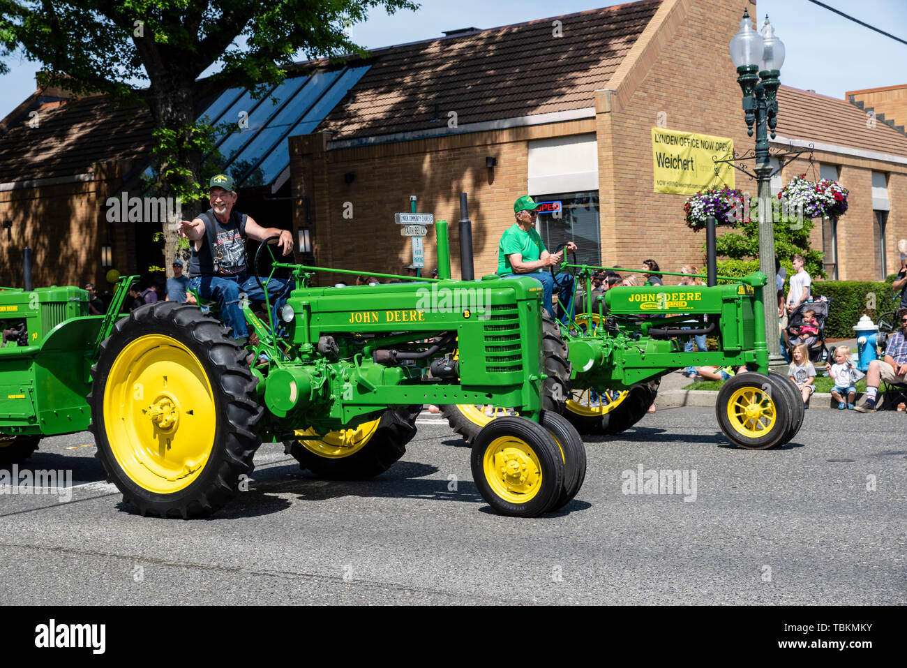 John Deere Traktor im Modell B2019 Lynden Landwirte Day Parade. Lynden, Washington Stockfoto