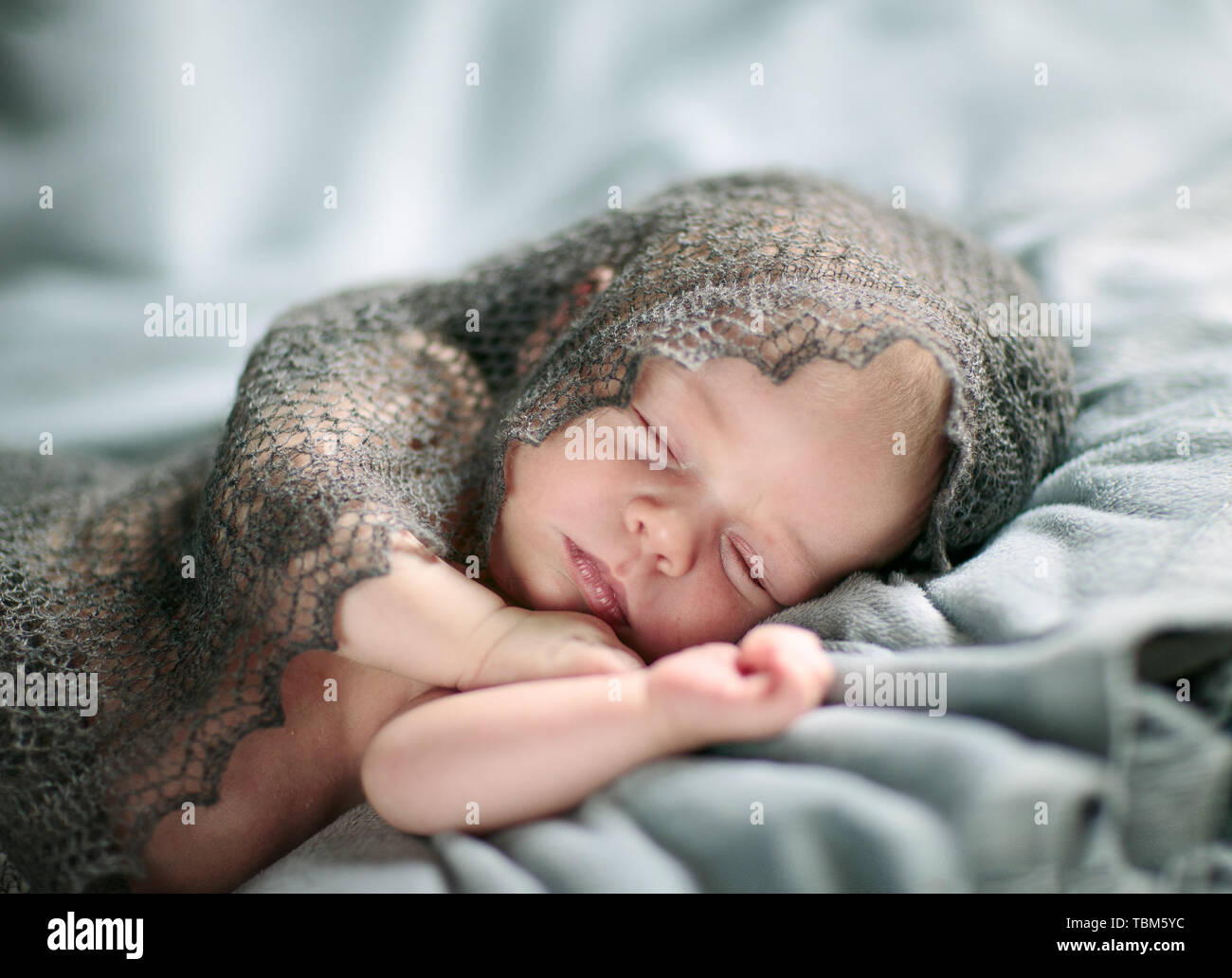 Porträt eines Neugeborenen 12 Tage altes Baby Boy Stockfoto