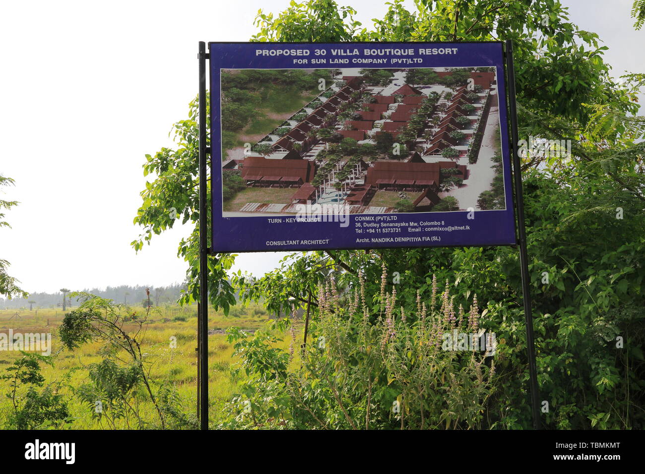 Zeichen über vorgeschlagene Villa Entwicklung Boutique Resort Pasikudah Bay, der östlichen Provinz, Sri Lanka, Asien Stockfoto