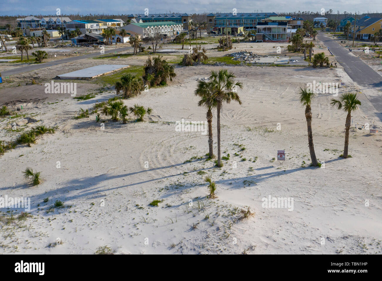 Mexiko Strand, Florida - Zerstörung von Hurrikan Michael ist sieben Monate weit verbreitet Nach der Kategorie 5 Sturm im Florida Panhandle. Stockfoto