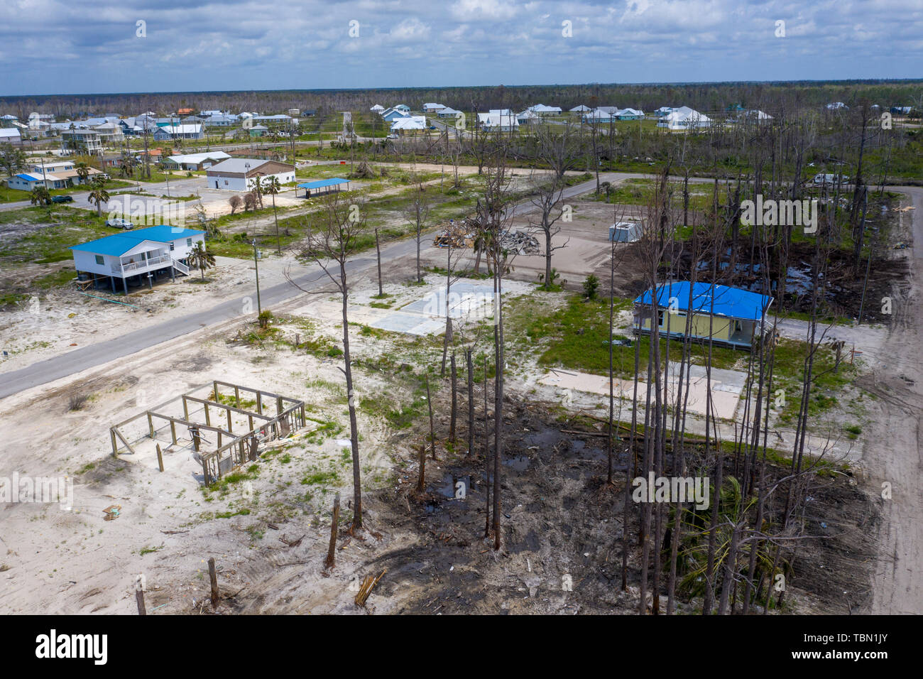 Mexiko Strand, Florida - Zerstörung von Hurrikan Michael ist sieben Monate weit verbreitet Nach der Kategorie 5 Sturm im Florida Panhandle. Stockfoto