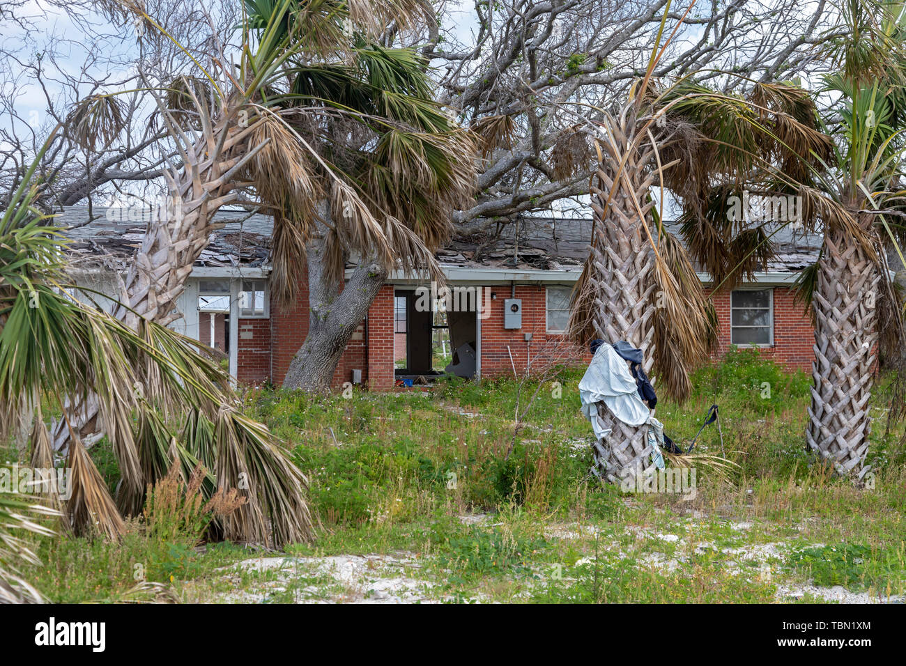 Mexiko Strand, Florida - Zerstörung von Hurrikan Michael ist sieben Monate weit verbreitet Nach der Kategorie 5 Sturm im Florida Panhandle. Stockfoto