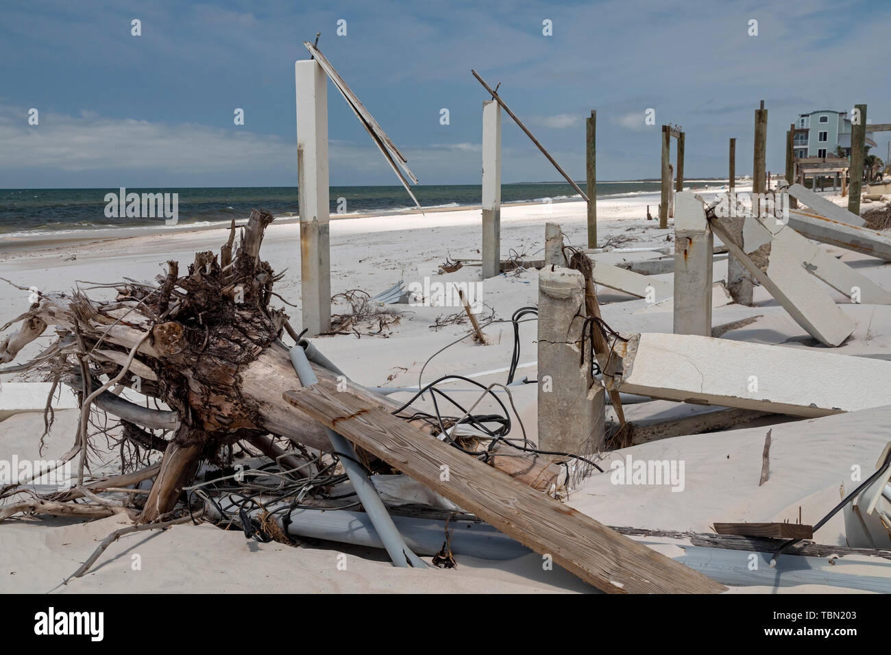 Mexiko Strand, Florida - Zerstörung von Hurrikan Michael ist sieben Monate weit verbreitet Nach der Kategorie 5 Sturm im Florida Panhandle. Stockfoto