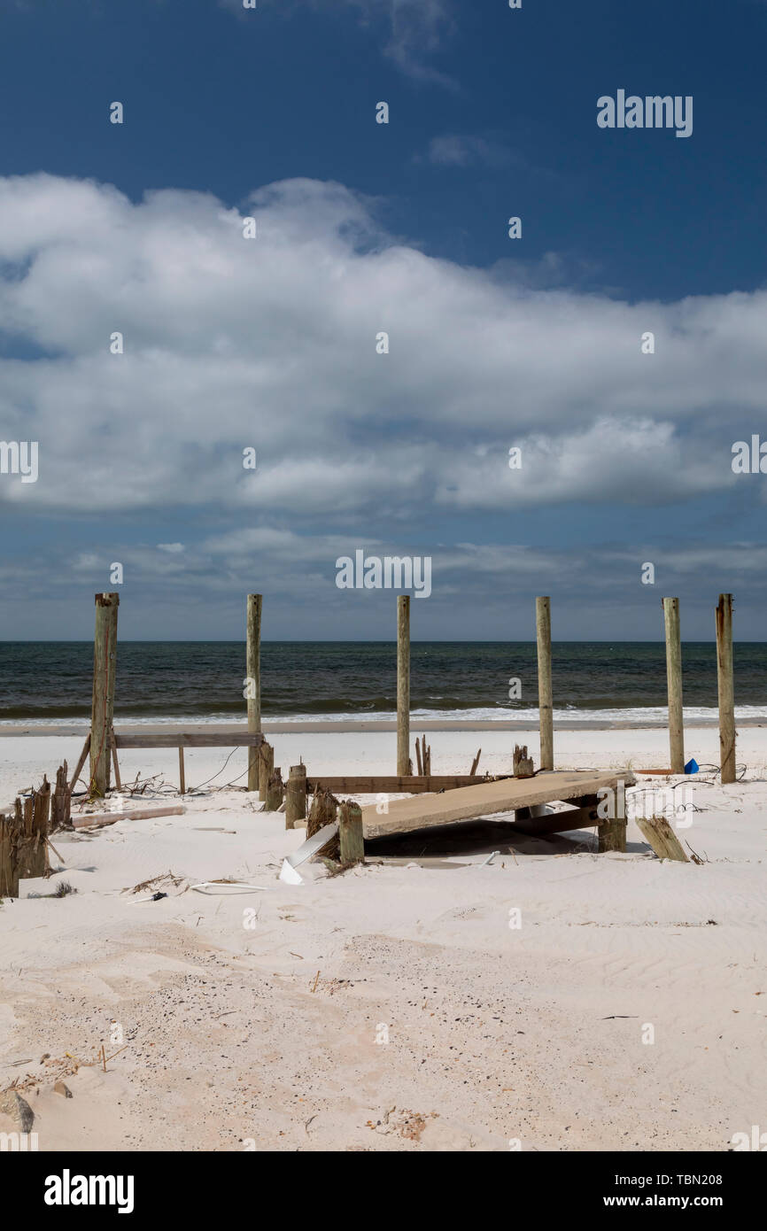 Mexiko Strand, Florida - Zerstörung von Hurrikan Michael ist sieben Monate weit verbreitet Nach der Kategorie 5 Sturm im Florida Panhandle. Stockfoto