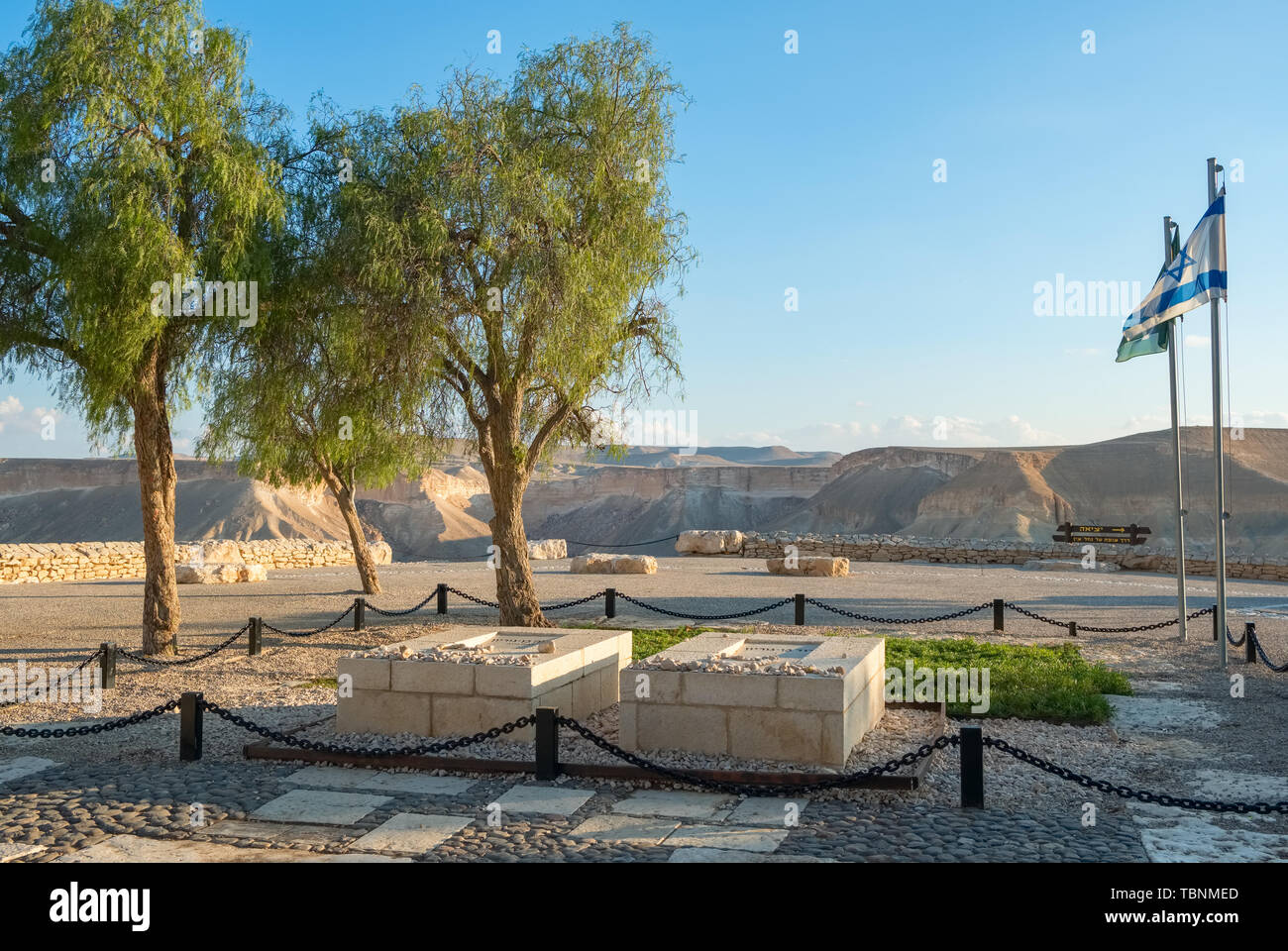 Das Grab des Gründers des Staates Israel, Ben Gurion und seine Frau in den Kibbuz Sde Boker in der Judäischen Wüste, Israel. Stockfoto