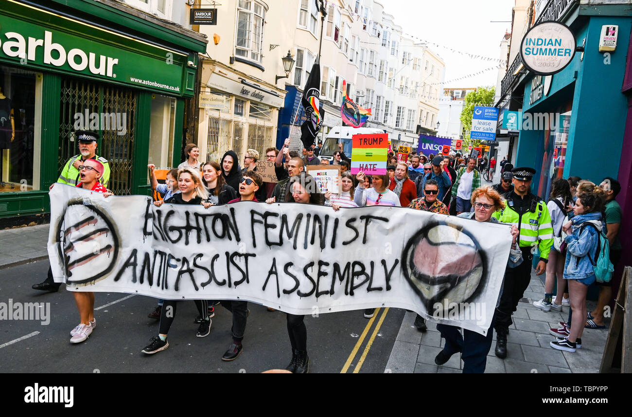 Brighton UK 3. Juni 2019 - Anti Donald Trump Demonstranten März durch Brighton City Centre Dieser Abend mit dem Präsidenten der Vereinigten Staaten von Amerika Besuch in Großbritannien im Laufe der nächsten Tage zusammenfallen. Foto: Simon Dack/Alamy leben Nachrichten Stockfoto