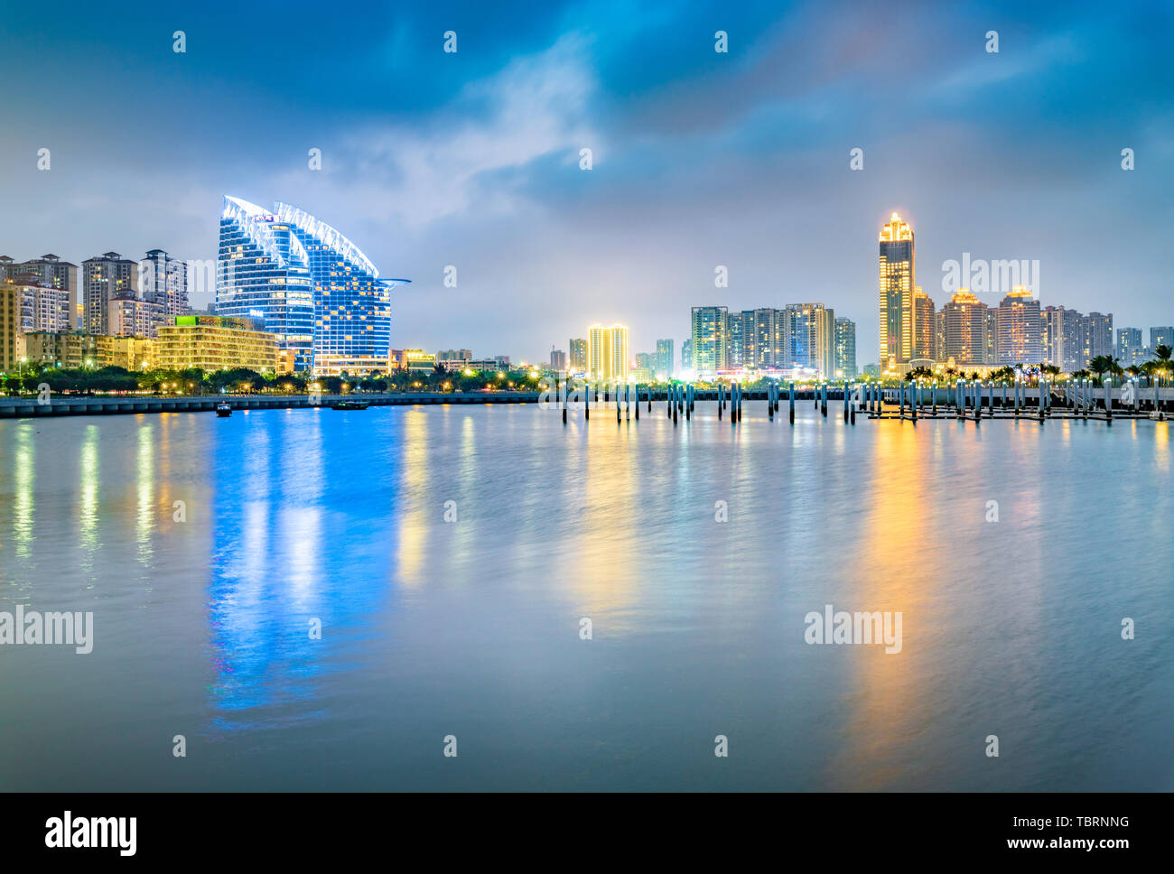 Stadt bei Nacht Jinsha Bay, Zhanjiang Stadt Stockfoto