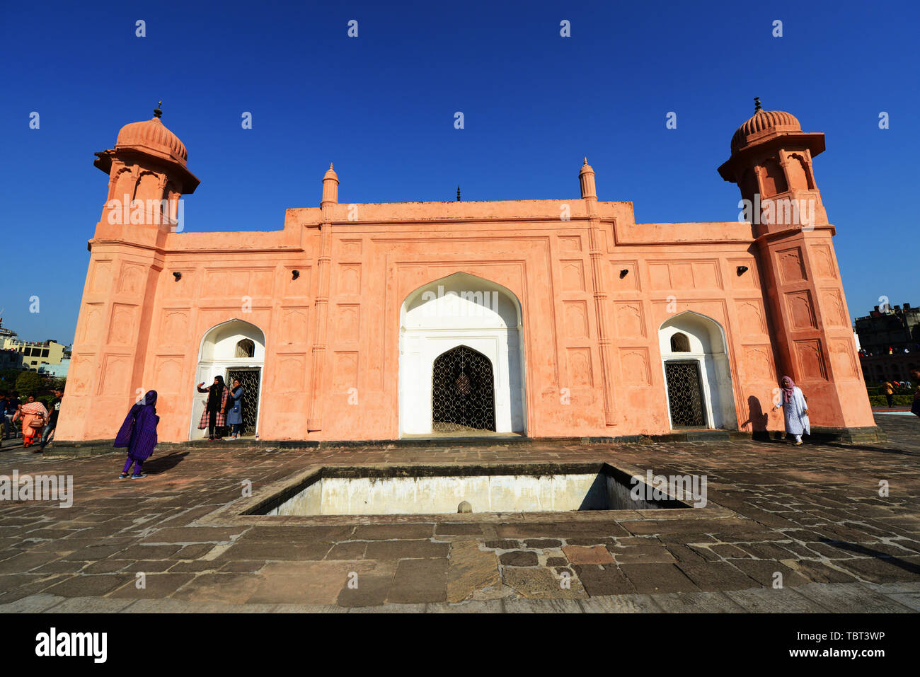 Mausoleum von Pari Bibi im Lalbagh Fort in Dhaka. Stockfoto