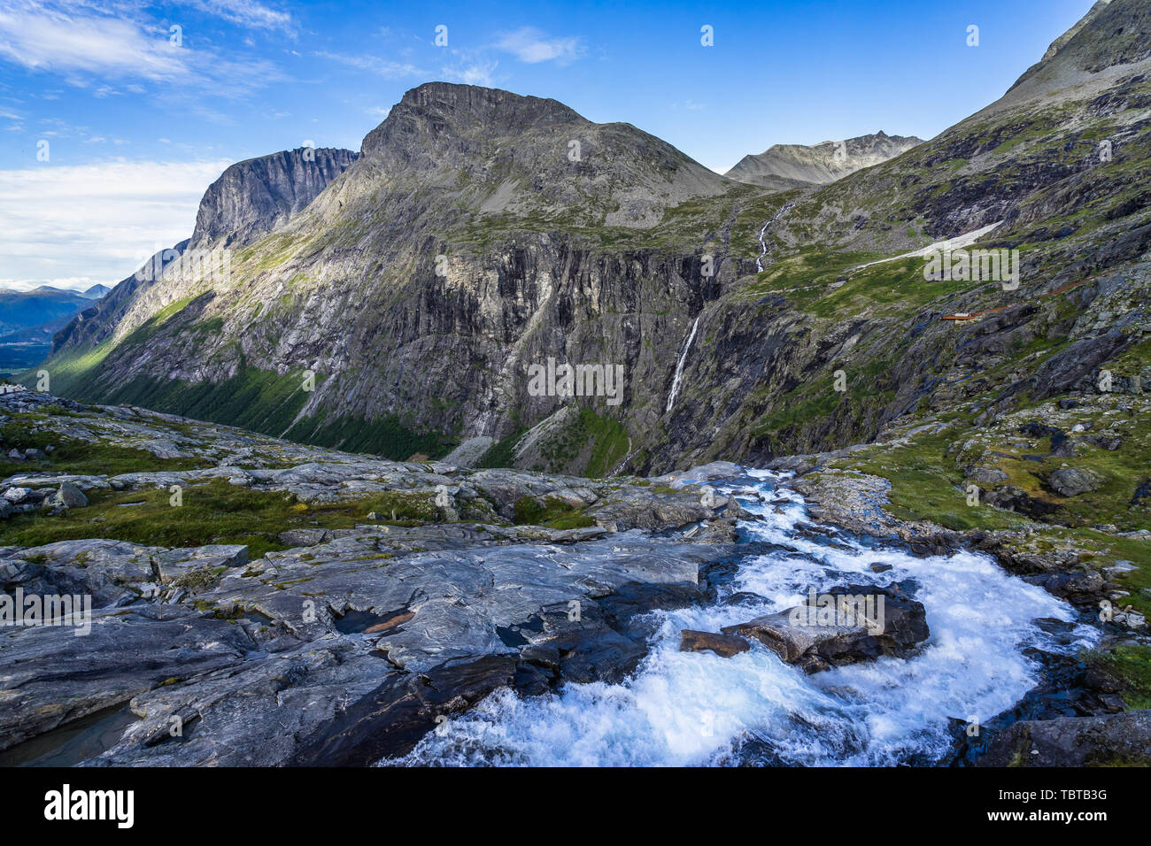 Bergige Landschaft von Trollstigen Pass gesehen, Molde, Mehr og Romsdal, Norwegen Stockfoto