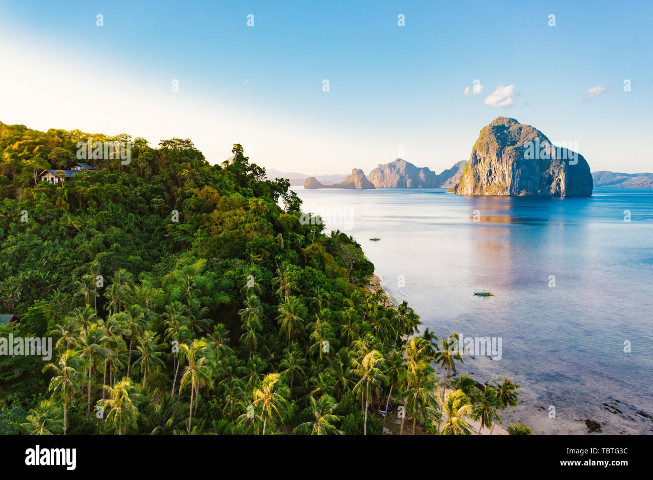 Luftbild Las Cabanas am Strand in El Nido, Palawan, Philippinen Stockfoto