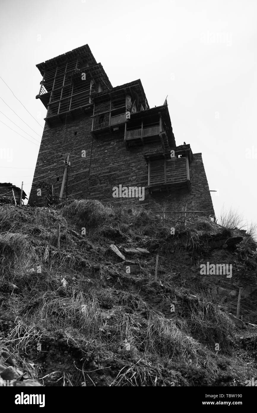 Tibetischen Stil Gebäude in Zongke Township, Yantang County, Rismanba carving Haus Stockfoto