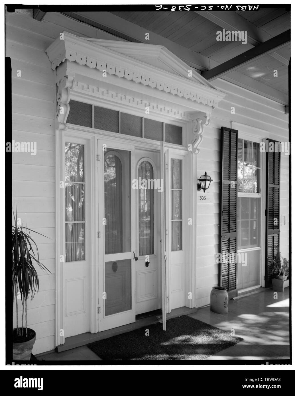 HAUPTEINGANG, SÜDLICHES (VORDERES) JAMES Rhett House, 303 Federal Street, Beaufort, Beaufort County, SC Stockfoto