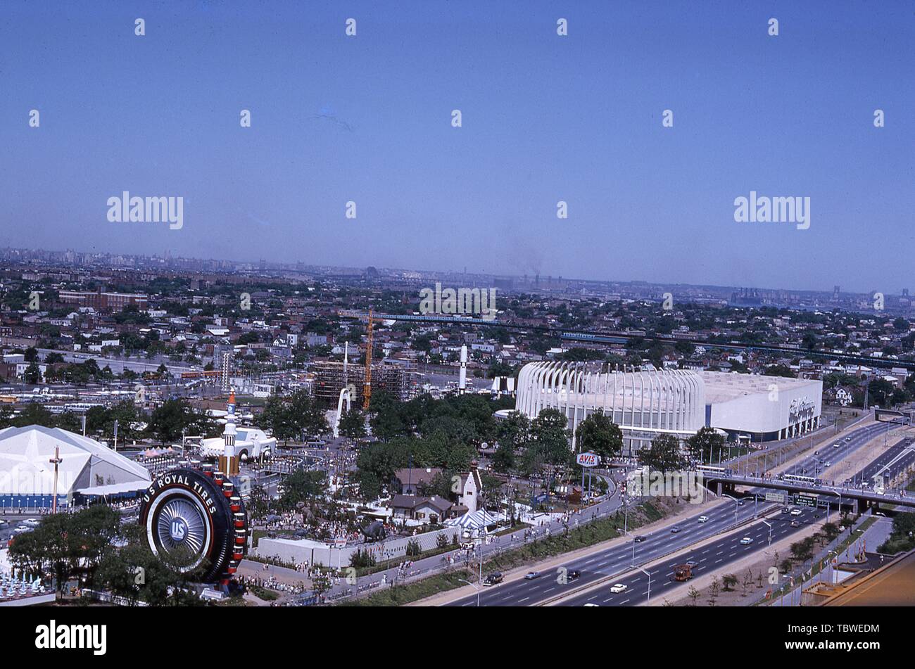 Aus der Vogelperspektive die Chrysler und Ford Pavillons, 1964 in New York World's Fair, Flushing Meadows Park, Queens, New York, Juni, 1964. () Stockfoto