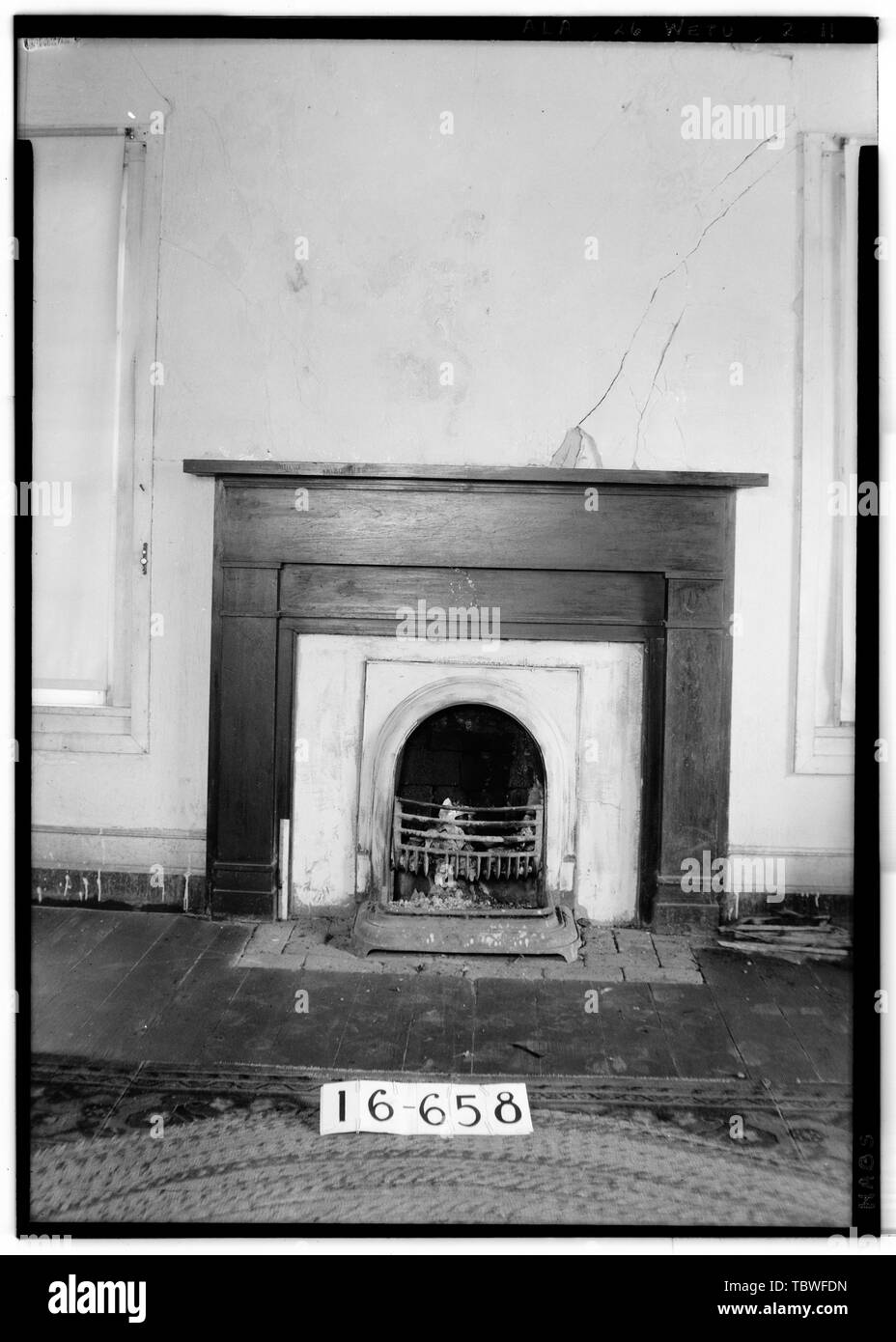 Historischer amerikanischer Gebäude Umfrage W. N. Manning, Fotograf, 13. März 1935 Mantel an N.E. Zimmer oben Kelly Fitzpatrick Haus, Autauga Street, Wetumpka, Monroe County, AL Stockfoto