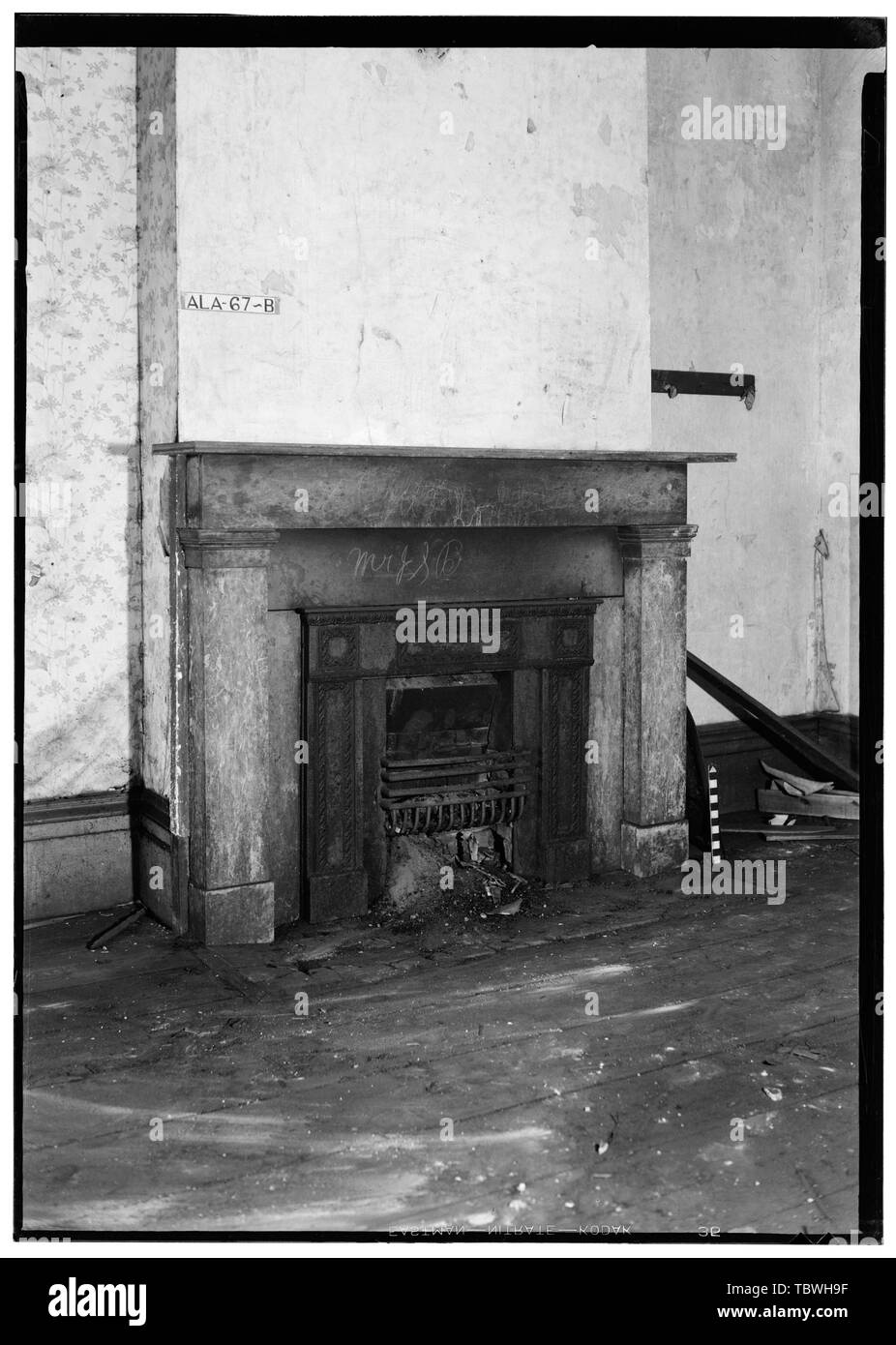 Historischer amerikanischer Gebäude Umfrage E. W. Russell, Fotograf, Mai 25, 1936 MARMOR MANTEL IM HINTEREN ZIMMER, E. in der Wand, 2.Stock 6769 Government Street (gewerbliche Gebäude), Mobile, Mobile County, AL Stockfoto