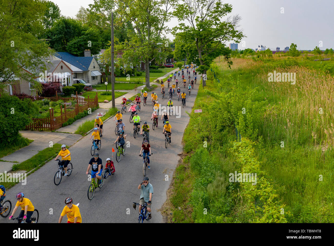 Detroit, Michigan - Hunderte Fahrt in die Tour de Troit, eine entspannende Fahrt mit dem Fahrrad durch Detroit. Die Fahrt war 20 Meilen durch die Ostseite neighborh Stockfoto