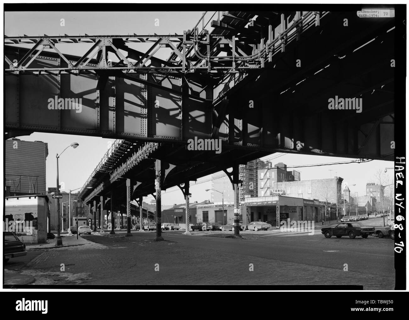 Massiv erhöhten GEBOGEN 185 TH ST., 3. wird mit Blick auf die Avenue Northwest. Interborough Rapid Transit Company, der Dritten Avenue erhöhte Linie, Stadtteil der Bronx, New York City, New York County, NY Stockfoto