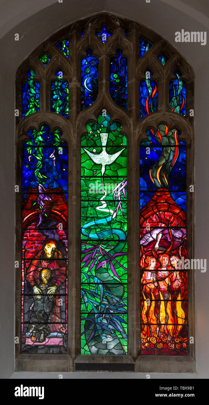 Glasfenster Denkmal für Benjamin Britten von John Piper, Aldeburgh, Suffolk, England, Großbritannien Stockfoto