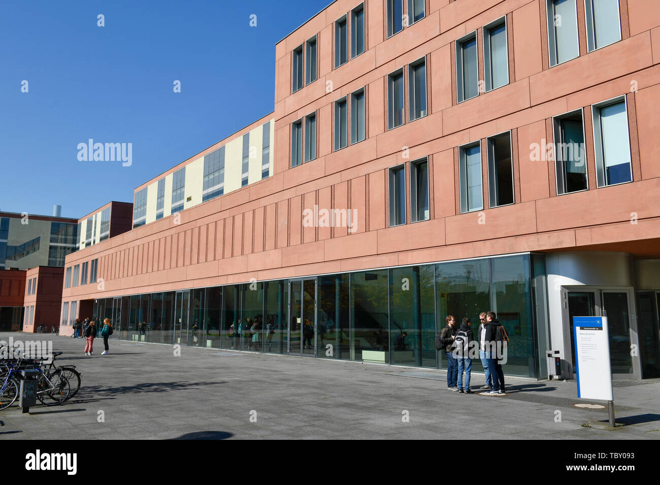 Walter Nernst'sche Haus (Lehre Raum Gebäude Physik und Chemie), Humboldt Universität, Newtonstrasse, Adler, Treptow-Köpenick, Berlin, Ge Stockfoto