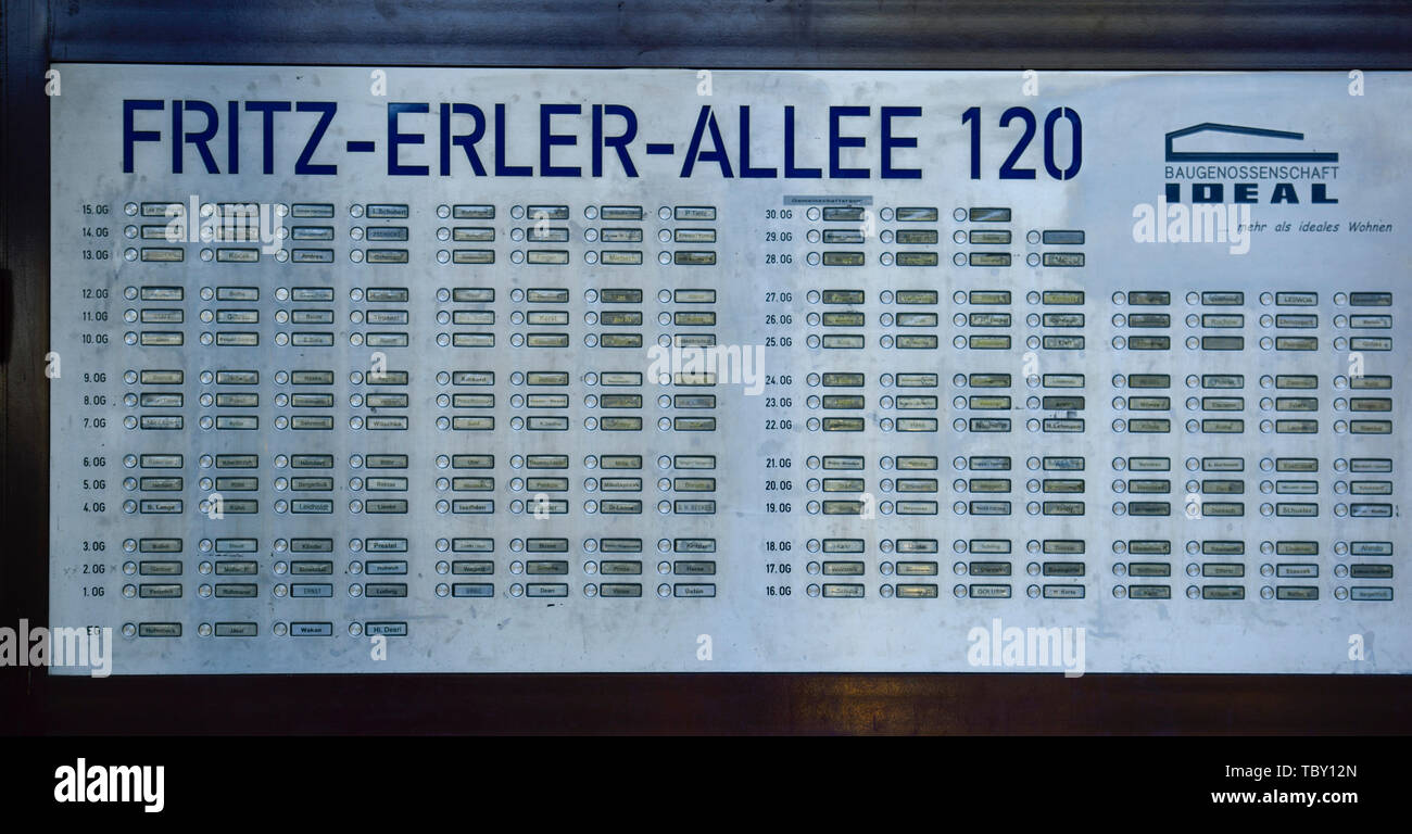 Bell, Tower Block ideal, Fritz Erler Allee 120, Gropiusstadt, Neukölln, Berlin, Deutschland, Klingelbrett, Wohnhochhaus Ideal, Fritz-Erler-Allee. Stockfoto