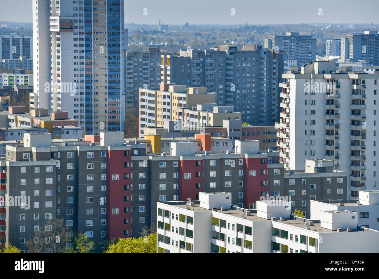 Hochhäuser, Fritz Erler Allee, Gropiusstadt, Neukölln, Berlin, Deutschland, Hochhäuser, Fritz-Erler-Allee, Deutschland Stockfoto