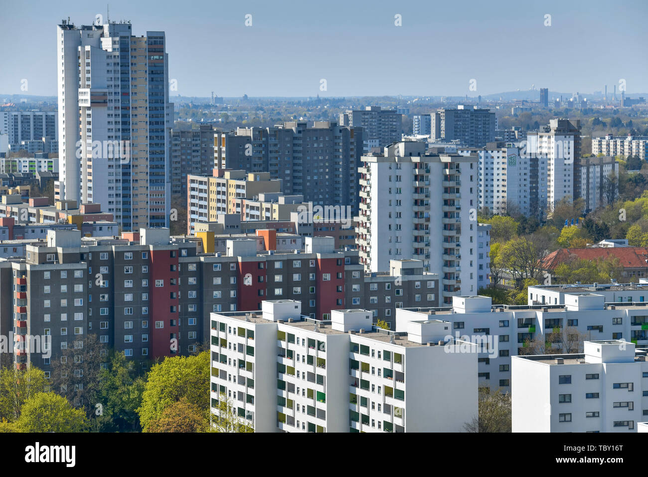 Hochhäuser, Fritz Erler Allee, Gropiusstadt, Neukölln, Berlin, Deutschland, Hochhäuser, Fritz-Erler-Allee, Deutschland Stockfoto