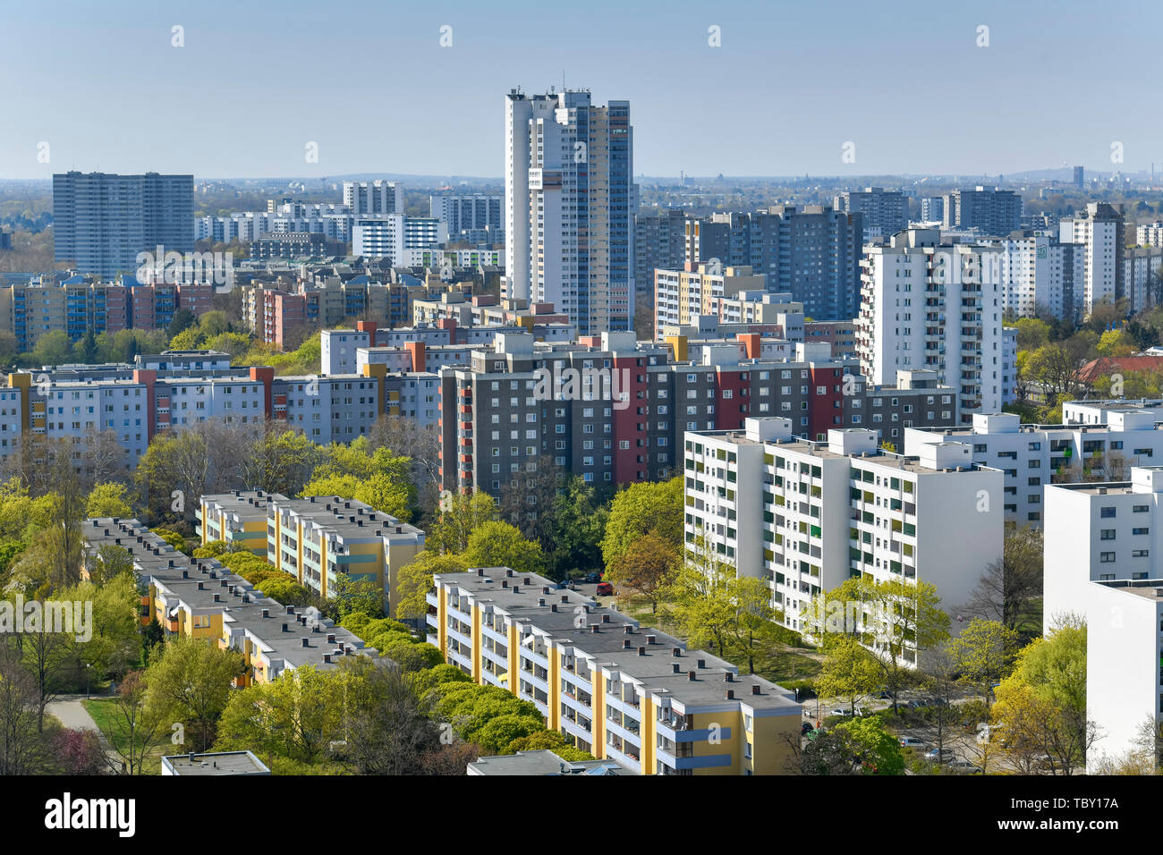 Hochhäuser, Fritz Erler Allee, Gropiusstadt, Neukölln, Berlin, Deutschland, Hochhäuser, Fritz-Erler-Allee, Deutschland Stockfoto