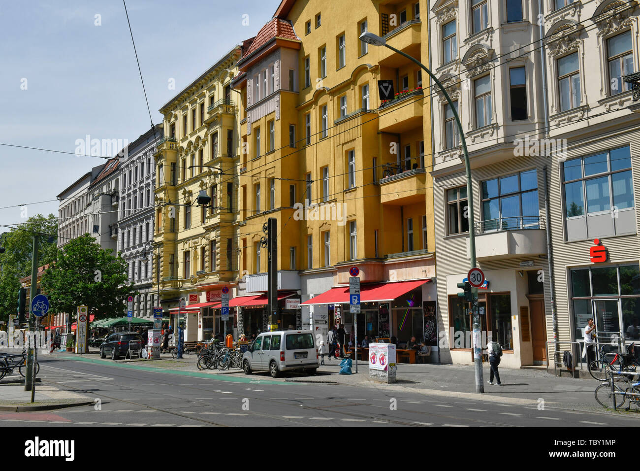 Alte Gebäude, Kastanienallee, Prenzlauer Berg, Pankow, Berlin, Deutschland, Altbauten, Kastanienallee, Prenzlauer Berg, Deutschland Stockfoto