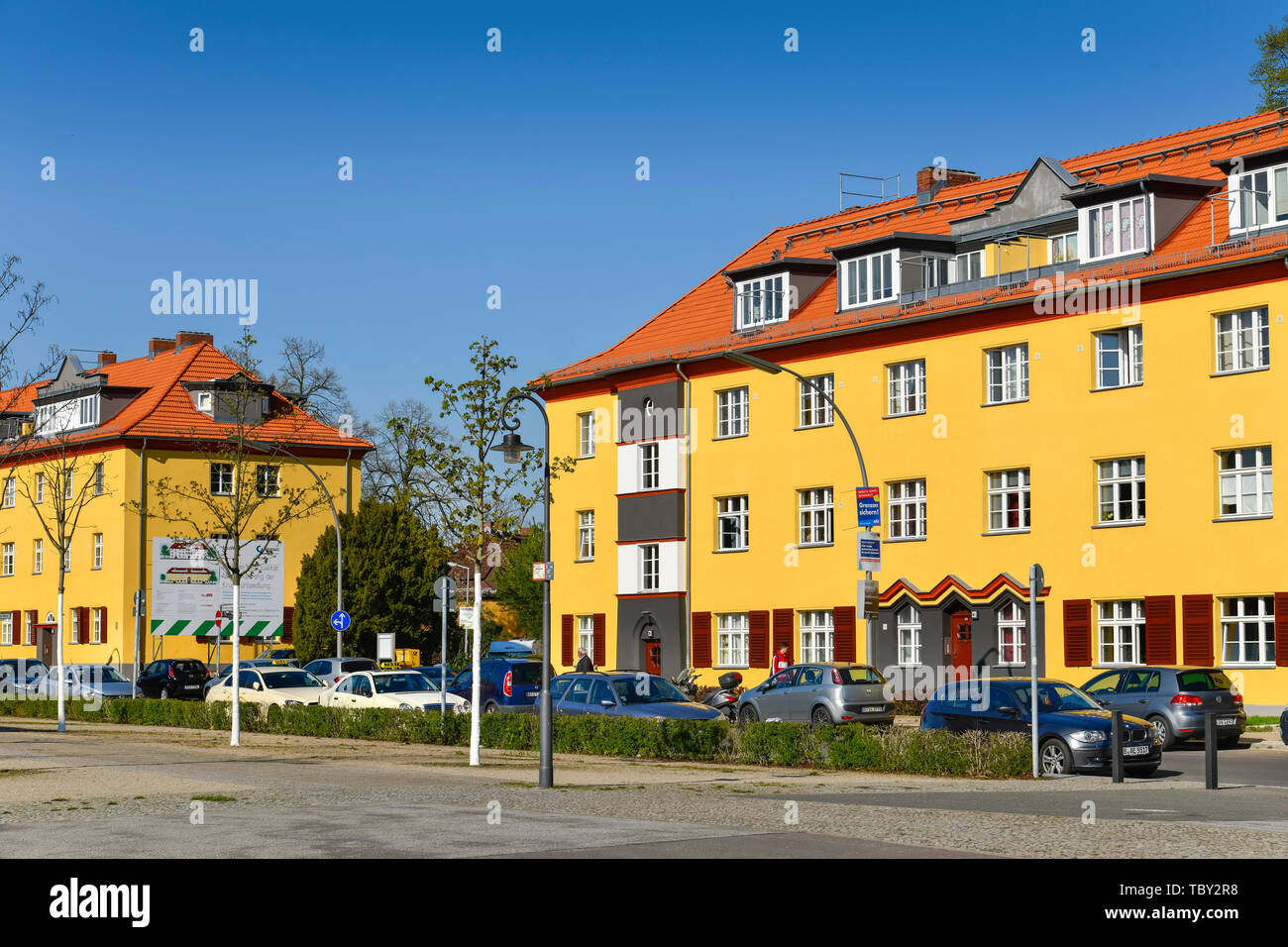 Wohnhäuser, Fritz Reuter Allee, Hufeisen Siedlung, Britz, Neukölln, Berlin, Deutschland, Wohnhäuser, Fritz-Reuter-Allee, Hufeisensiedlung, 5Mose Stockfoto